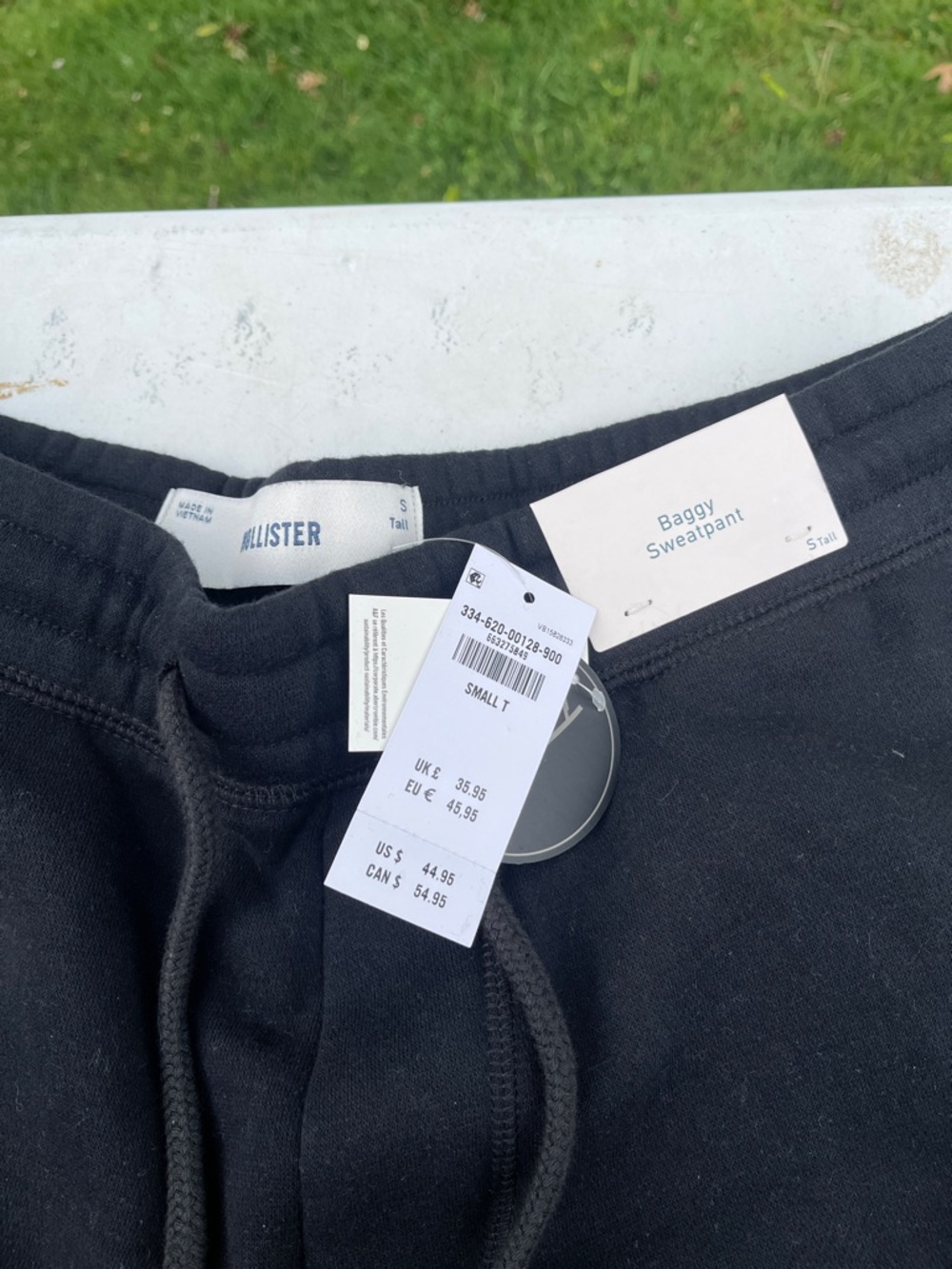 NWOT Hollister Black Drawstring Sweatpants - Picture 2 of 3